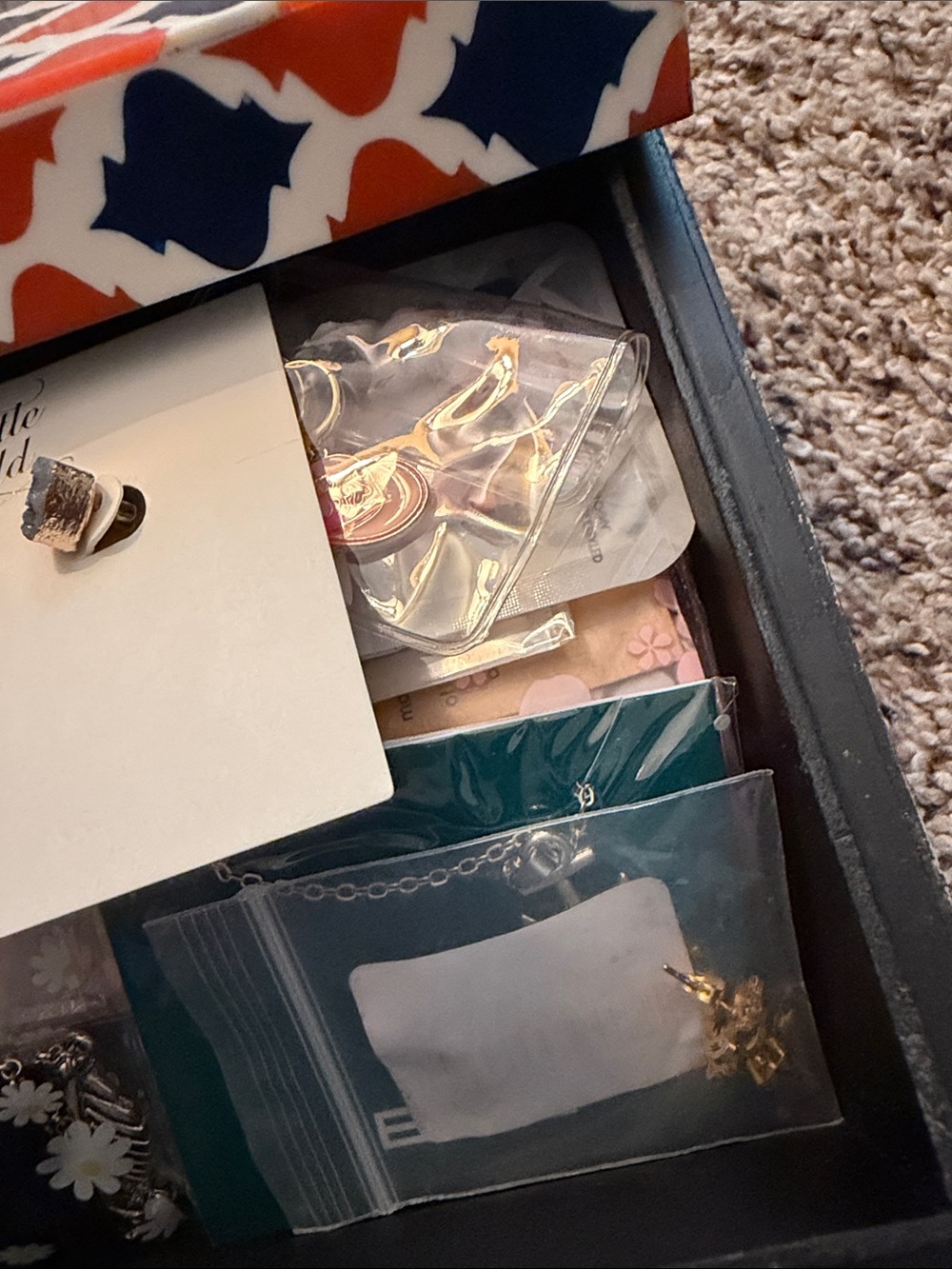 Decorative Box with 20 New pieces of Jewelry - Picture 2 of 4